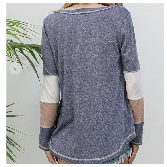 ✨LAST✨Boho chic Color block sleeves V neck top - Picture 5 of 5